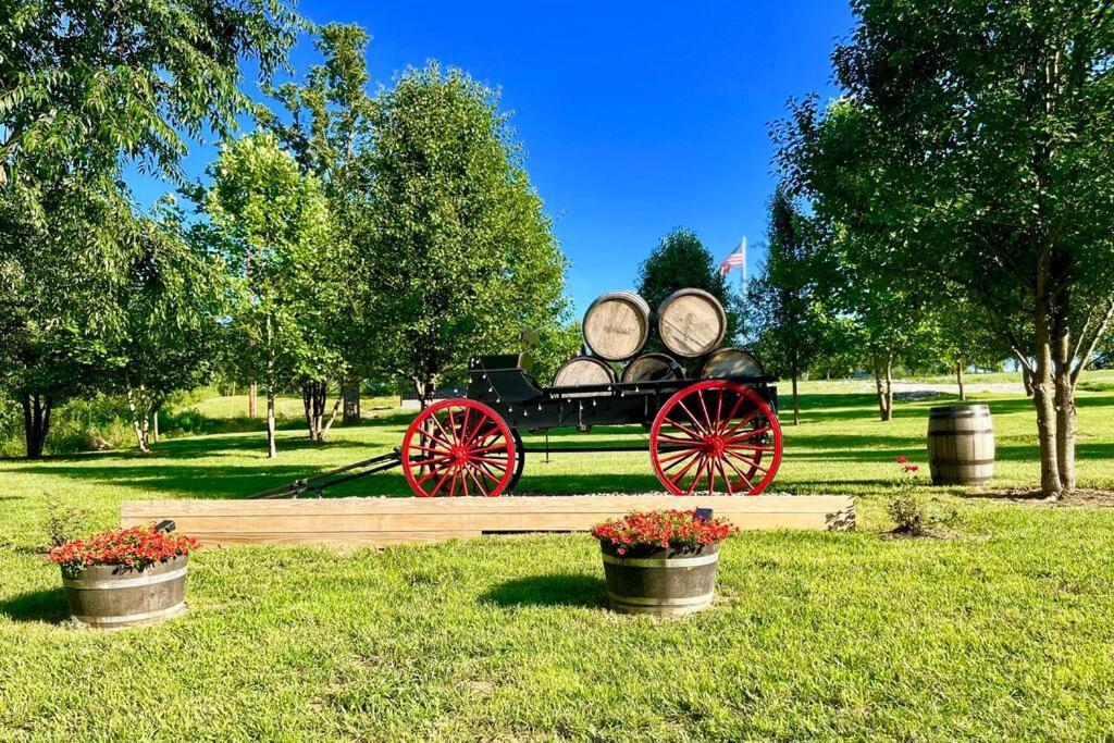 #4 Kentucky Bourbon Trail Bourbon Barrel Cottages Lawrenceburg エクステリア 写真