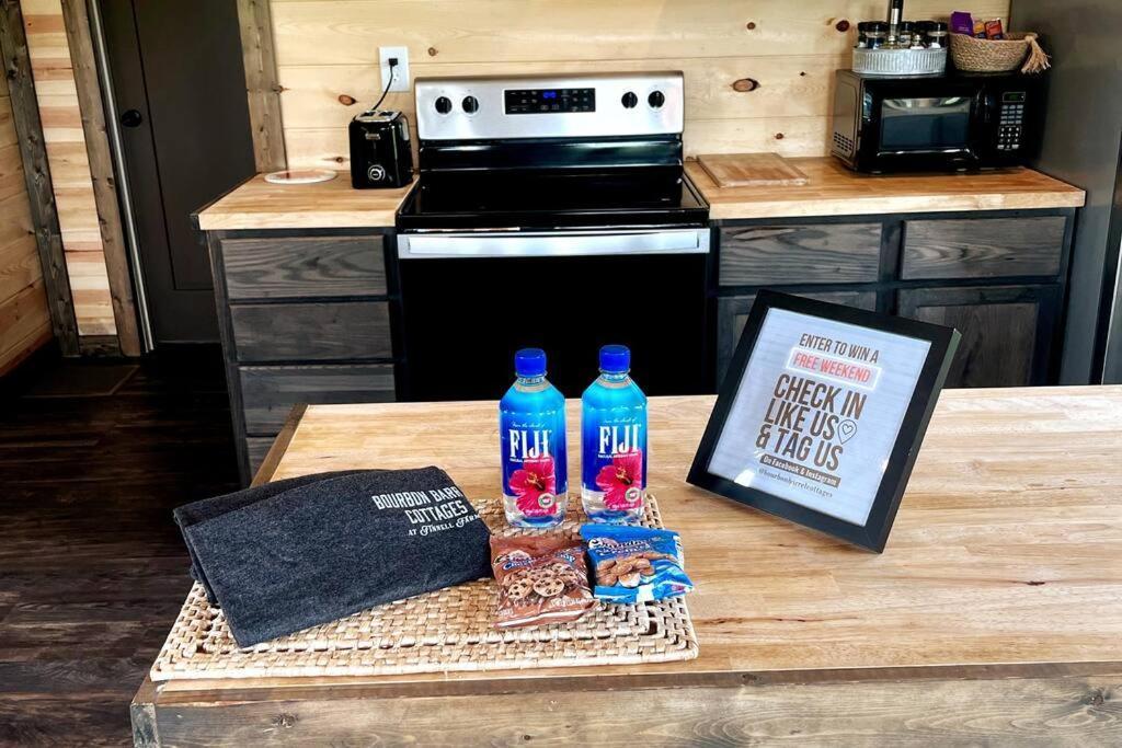 #4 Kentucky Bourbon Trail Bourbon Barrel Cottages Lawrenceburg エクステリア 写真