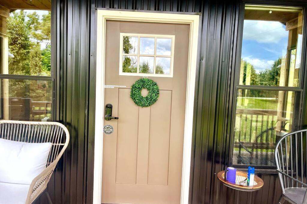 #4 Kentucky Bourbon Trail Bourbon Barrel Cottages Lawrenceburg エクステリア 写真