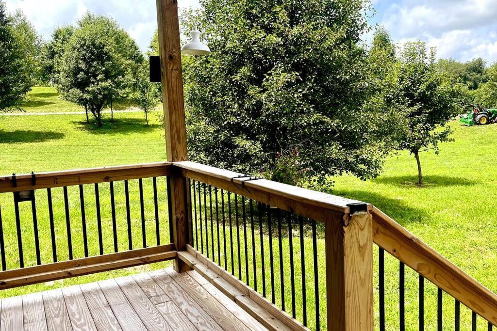 #4 Kentucky Bourbon Trail Bourbon Barrel Cottages Lawrenceburg エクステリア 写真
